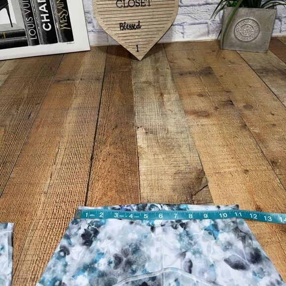 Lululemon Unlimit High-Rise Tight 25" Kaleidofloral Multi Leggings size 6 - Picture 12 of 12